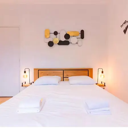 Hotel Le Grillon